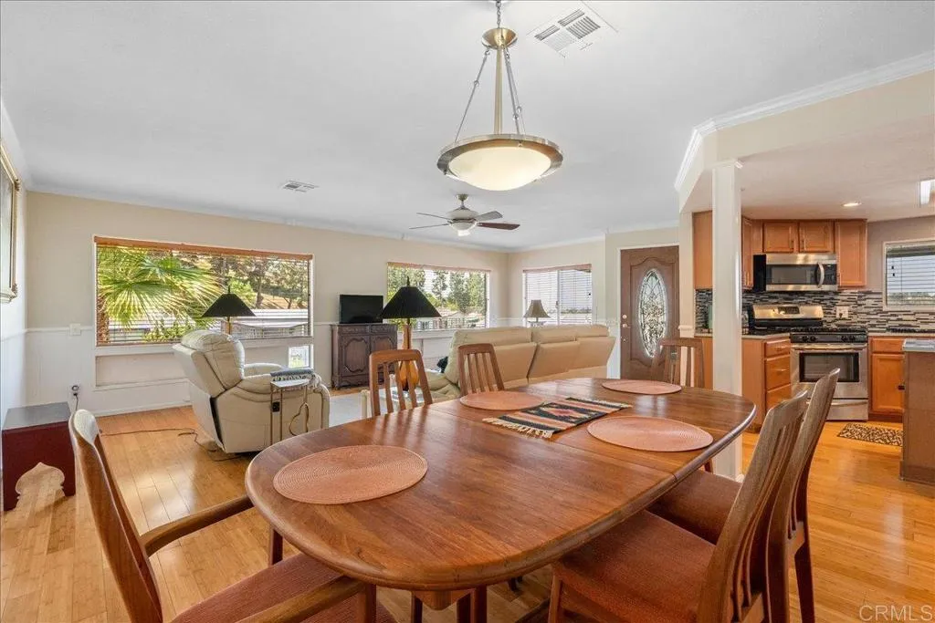 https://cdn.realtyfeed.com/cdn/127/306513621/3e56e4a62b5be9c44ffaeebe861afaf4.webp