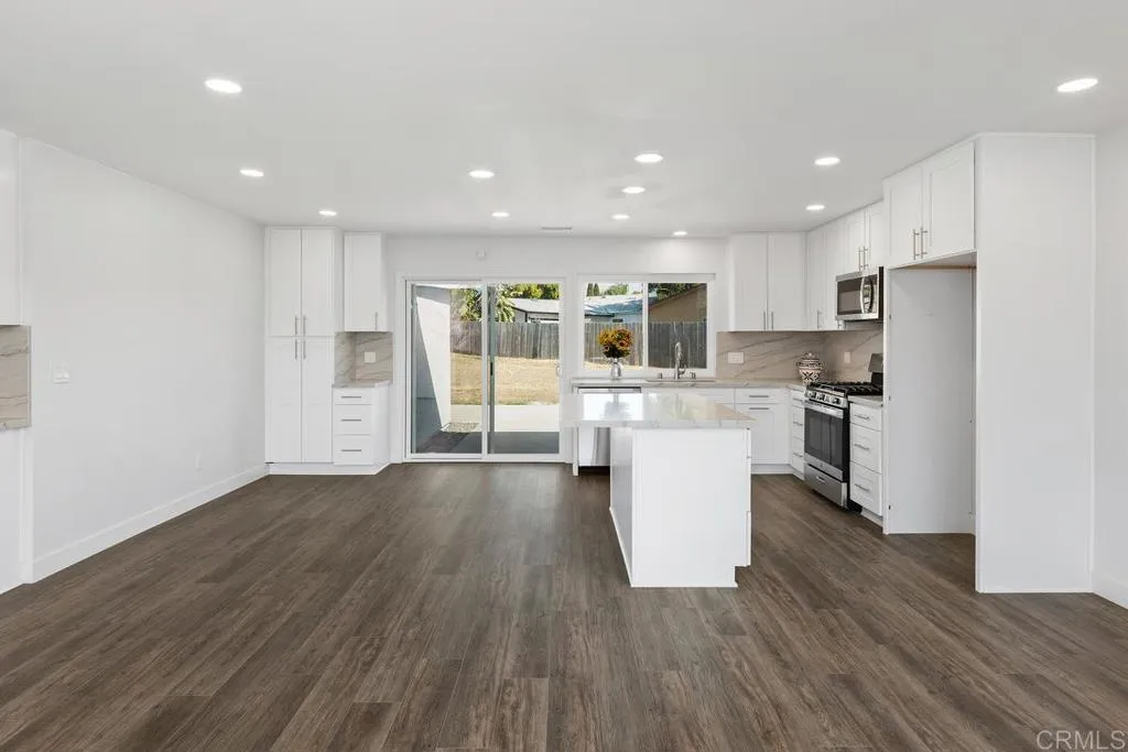 https://cdn.realtyfeed.com/cdn/127/306513655/021d7d8e735795e166d12181da0584fb.webp
