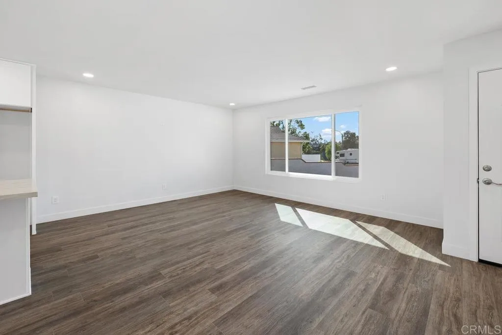 https://cdn.realtyfeed.com/cdn/127/306513655/b3ca2e34fc3ad3a6d15fda36cc7c2fbe.webp