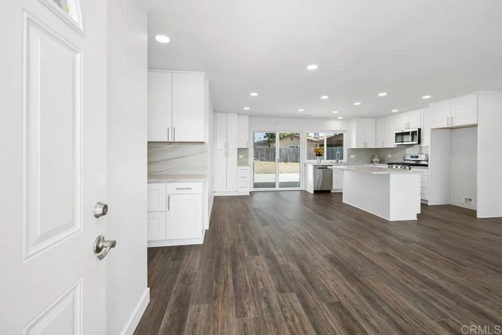 https://cdn.realtyfeed.com/cdn/127/306513655/d333e6653a321b178b6f78ecf42a3f2d.webp