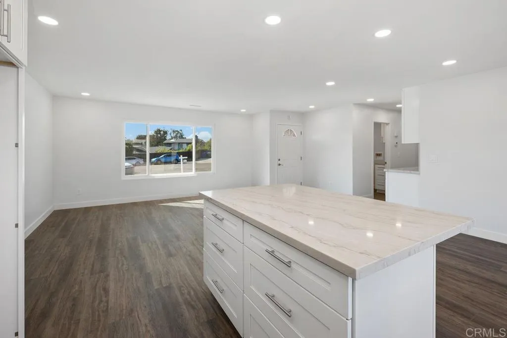 https://cdn.realtyfeed.com/cdn/127/306513655/f93f8aab6206fc94787a2248bbd6cc93.webp