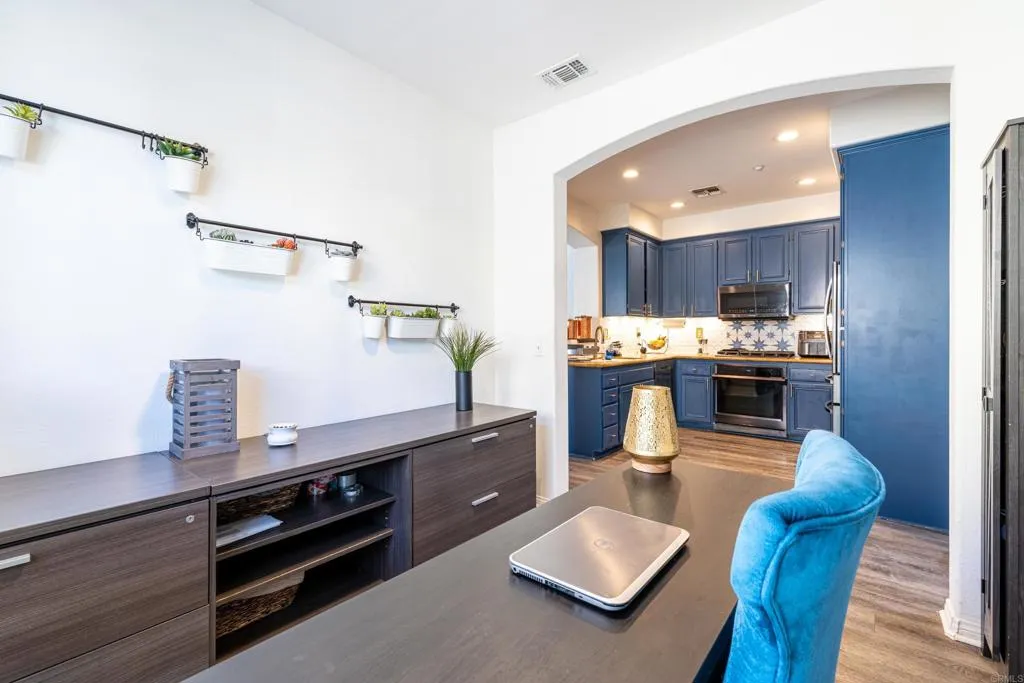 https://cdn.realtyfeed.com/cdn/127/306513698/d50289e5cde4ee4063a9d9f8c21ed101.webp
