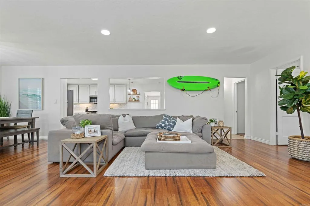 https://cdn.realtyfeed.com/cdn/127/306513732/2bf3c000773c2f31004b832c0ed676e0.webp