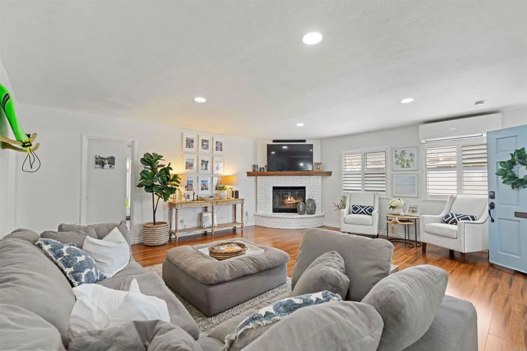 https://cdn.realtyfeed.com/cdn/127/306513732/941d729810aedec7743efb35d21261c5.webp