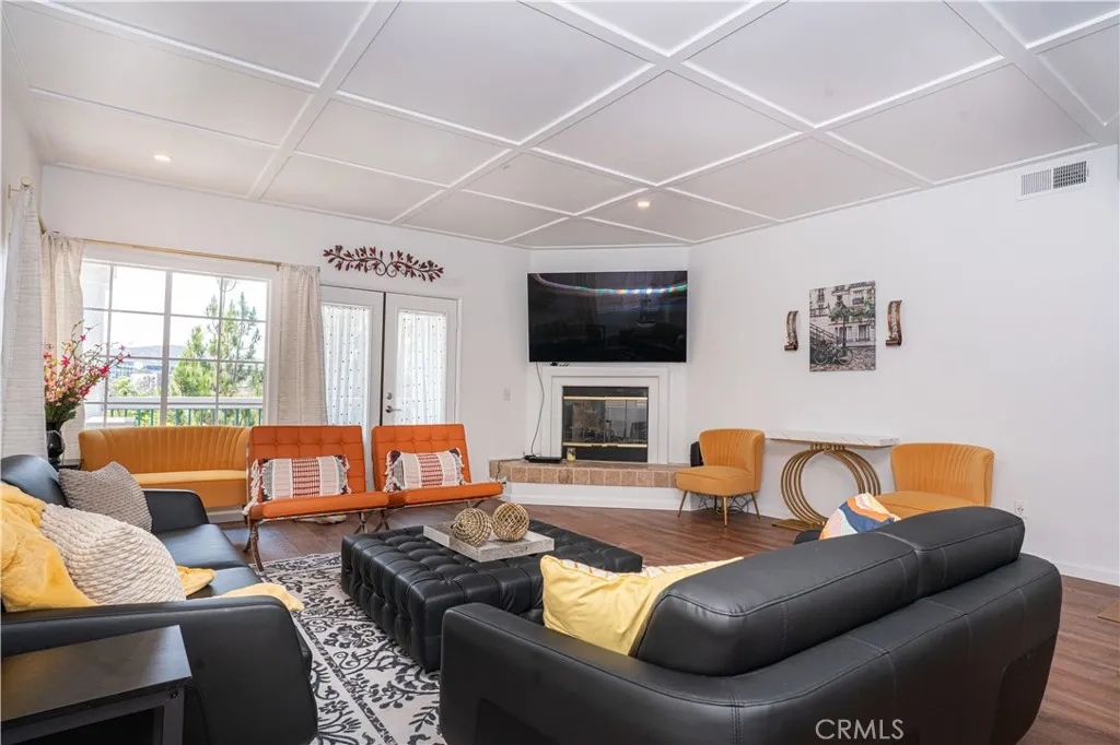 Photo #2: TR25175133 Listing 