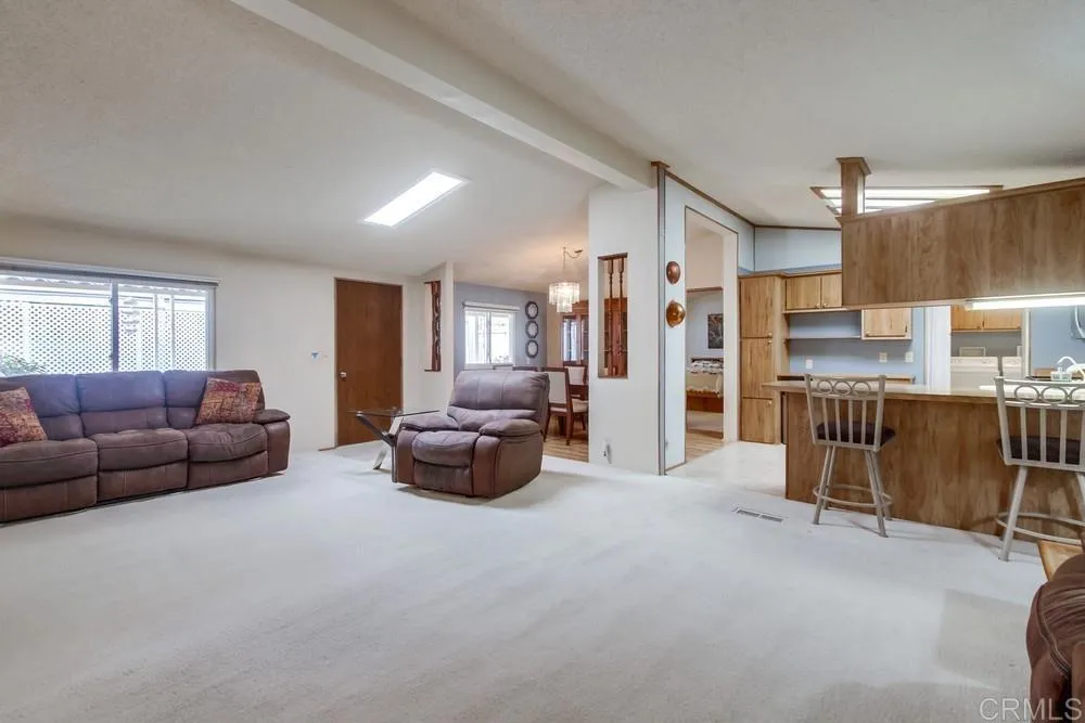 https://cdn.realtyfeed.com/cdn/127/306513792/739c66ca031f489162018672f7683db8.webp