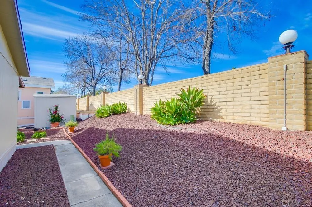https://cdn.realtyfeed.com/cdn/127/306513792/8bd1ca7adbdc9af22c91794391478221.webp