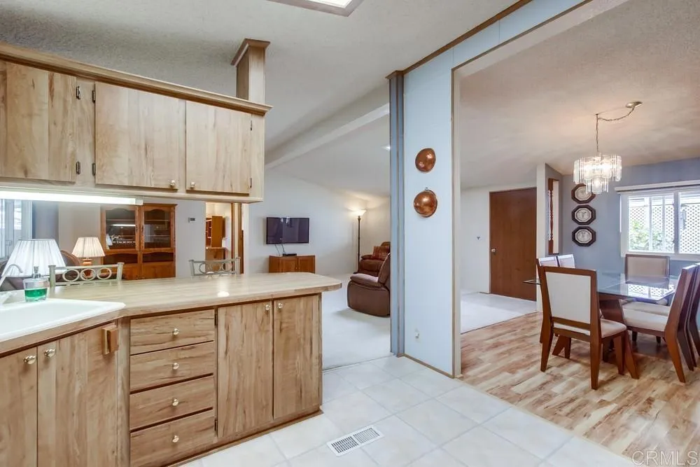 https://cdn.realtyfeed.com/cdn/127/306513792/ccf86d3454d141a2954af5c7902e14c6.webp