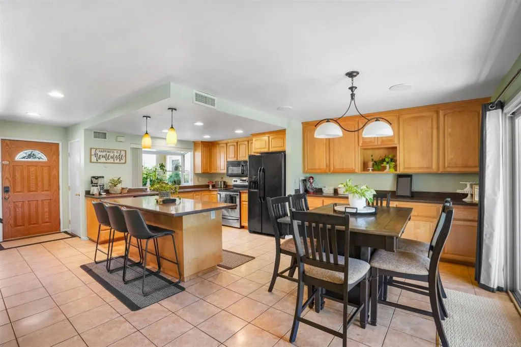 Photo #3: NDP2507824 Listing 