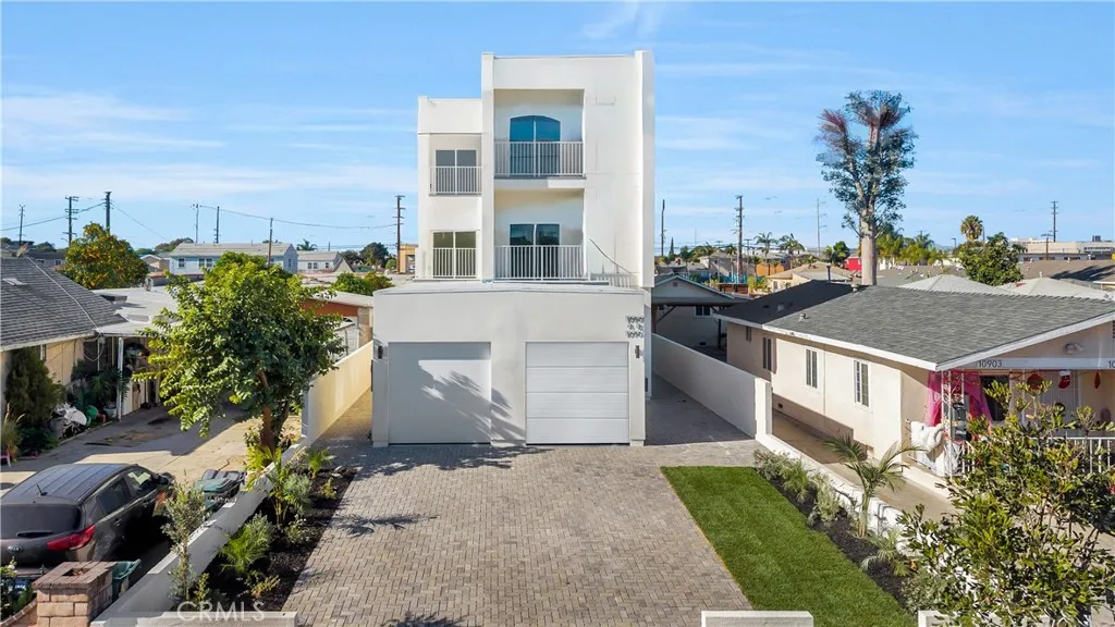 10905 Dalerose Avenue