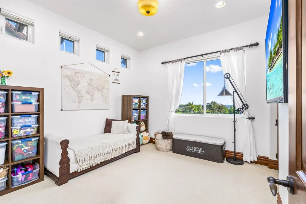 https://cdn.realtyfeed.com/cdn/127/306514021/045119e2713d51604882e3232fd9adbe.webp