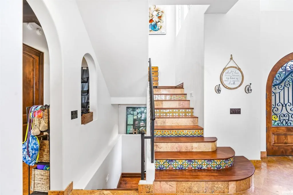 https://cdn.realtyfeed.com/cdn/127/306514021/656037ec44ba5261b962636982ceff98.webp