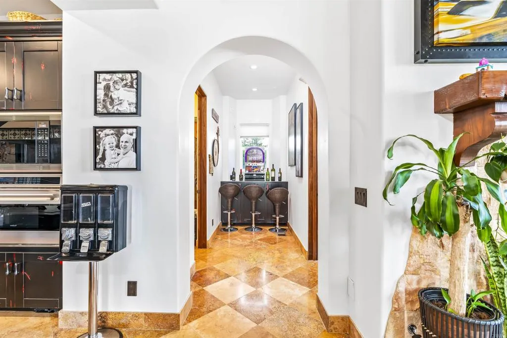 https://cdn.realtyfeed.com/cdn/127/306514021/7e99e6fbaaebac884a2b198e48c89ff5.webp