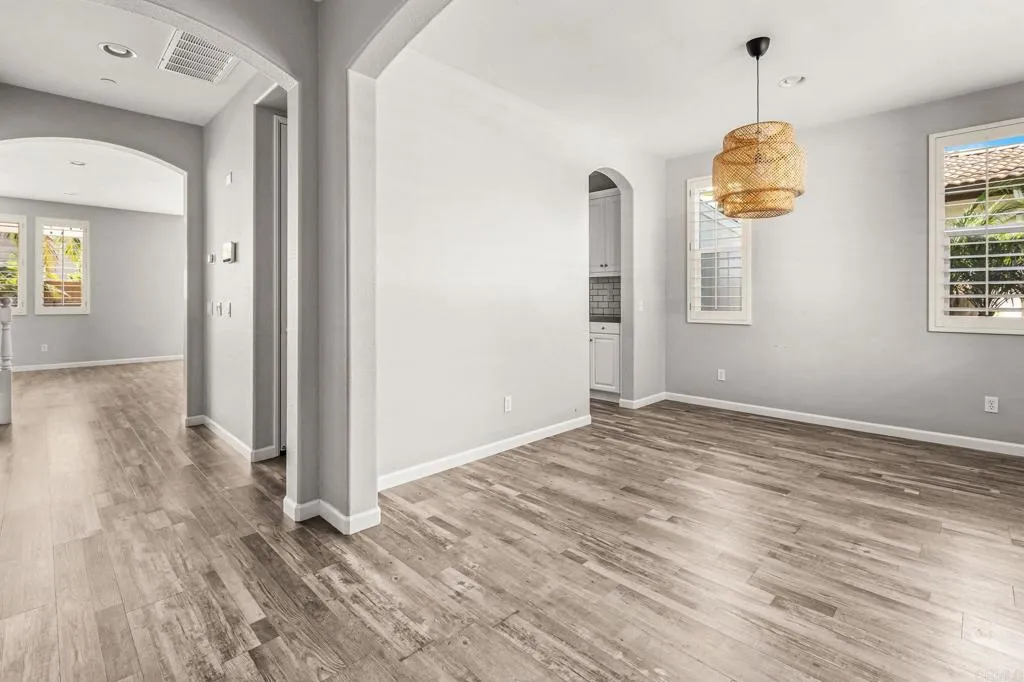 https://cdn.realtyfeed.com/cdn/127/306514088/60c8917aeb653c35e86a57dffc32f09d.webp