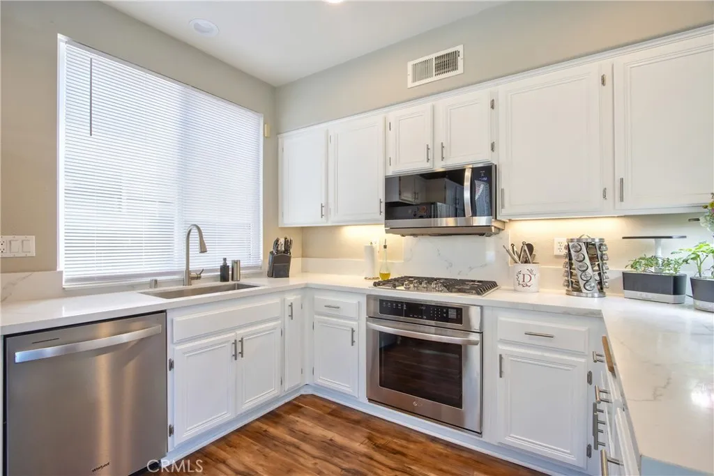 https://cdn.realtyfeed.com/cdn/127/306514247/a1eaca4708d55c7ba0d081f06a61a27e.webp