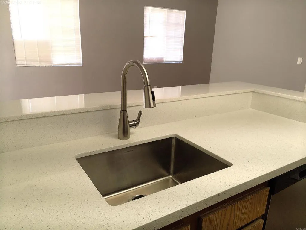 https://cdn.realtyfeed.com/cdn/127/306514250/b159c4ace166bee69e5db881fc18bedd.webp