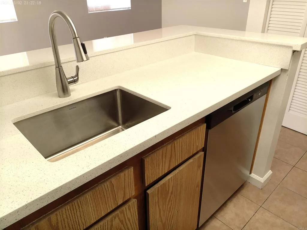 https://cdn.realtyfeed.com/cdn/127/306514250/bf92bd8496e8d3edecf953546bacf4bd.webp
