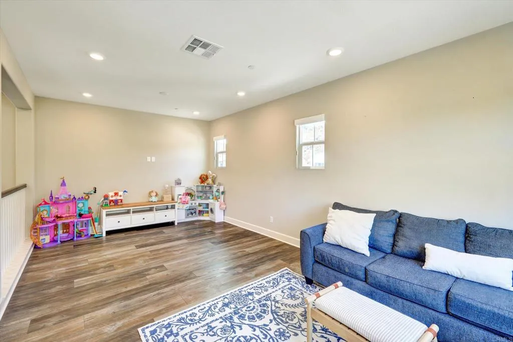 https://cdn.realtyfeed.com/cdn/127/306514276/32529cfccad54c40333ff9edcfe1d7cb.webp