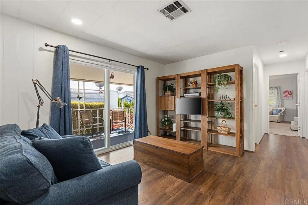 https://cdn.realtyfeed.com/cdn/127/306514323/26ea9959618f247c39436f0a28cfc439.webp