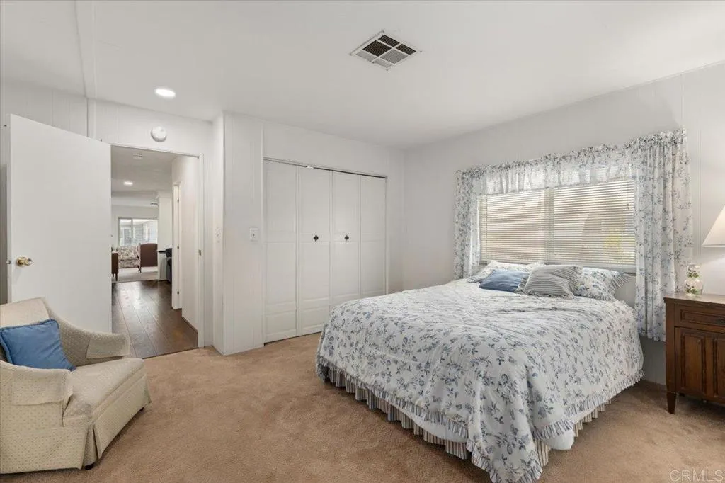 https://cdn.realtyfeed.com/cdn/127/306514323/8c2cefc2c246fb6f6e8297c61bdd4af1.webp