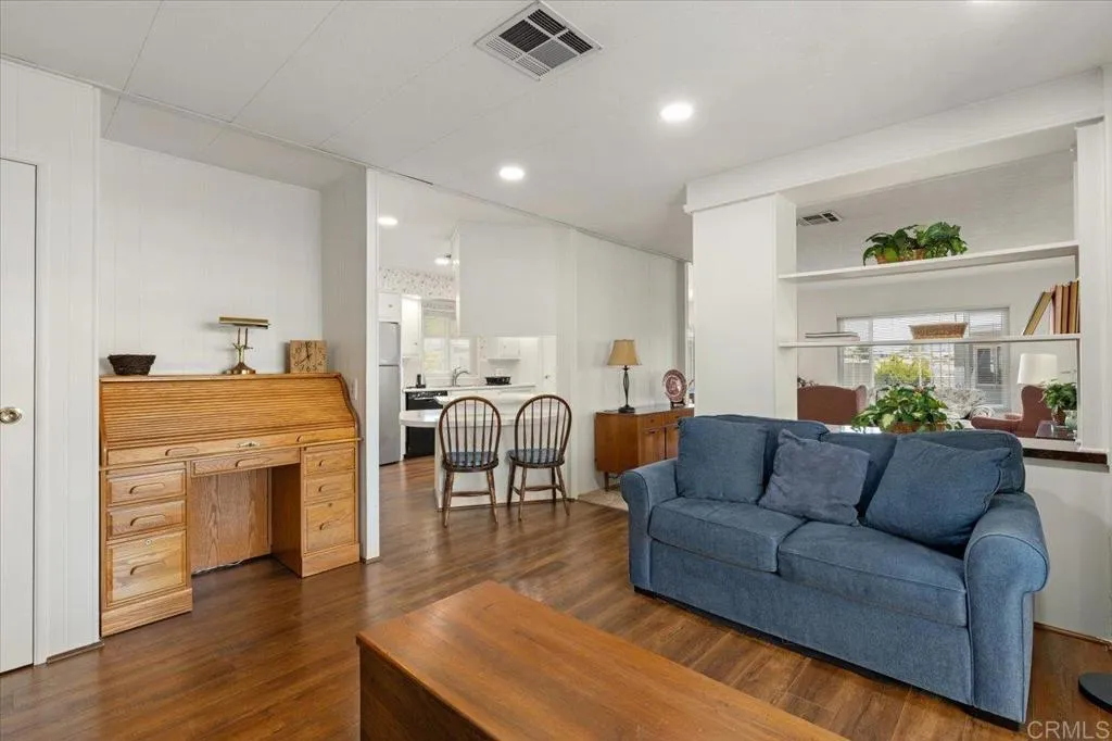 https://cdn.realtyfeed.com/cdn/127/306514323/e9c972be8ff03d4935a1354e7ad14d25.webp