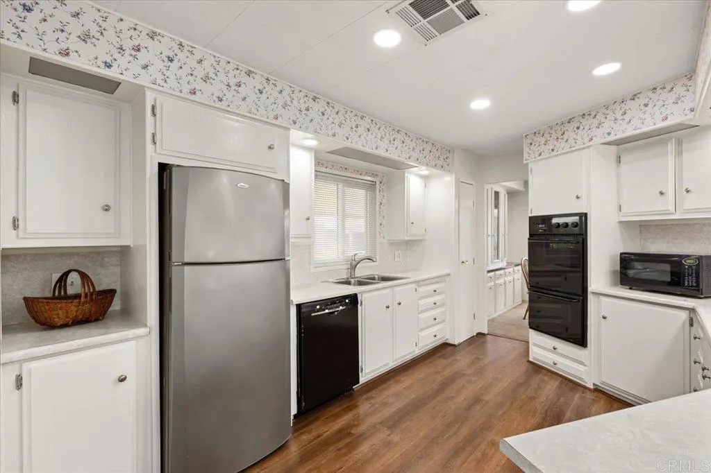 https://cdn.realtyfeed.com/cdn/127/306514323/faebae3baf3886a5b5be08fa971ee2e7.webp