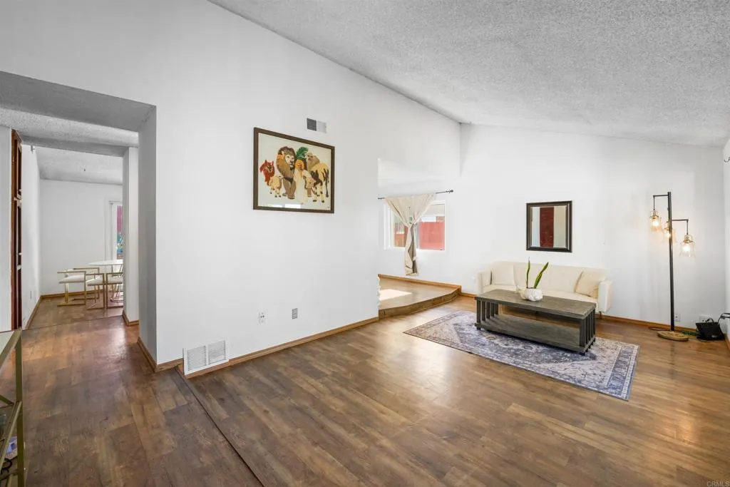 https://cdn.realtyfeed.com/cdn/127/306514339/41fb3b3f184538f0a119155ce94c5c0f.webp