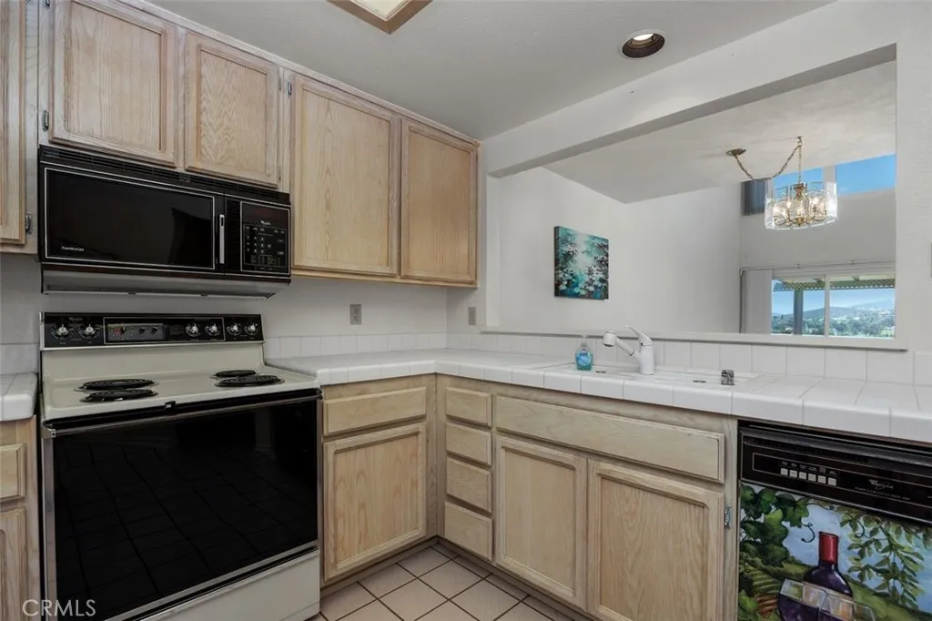 https://cdn.realtyfeed.com/cdn/127/306514344/074286a1fbceef001cdf25073d733ae6.webp