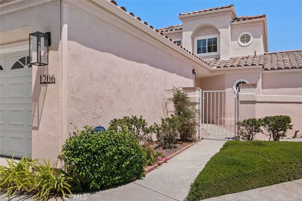 Photo #8: OC25176766 Listing: Photo #8
