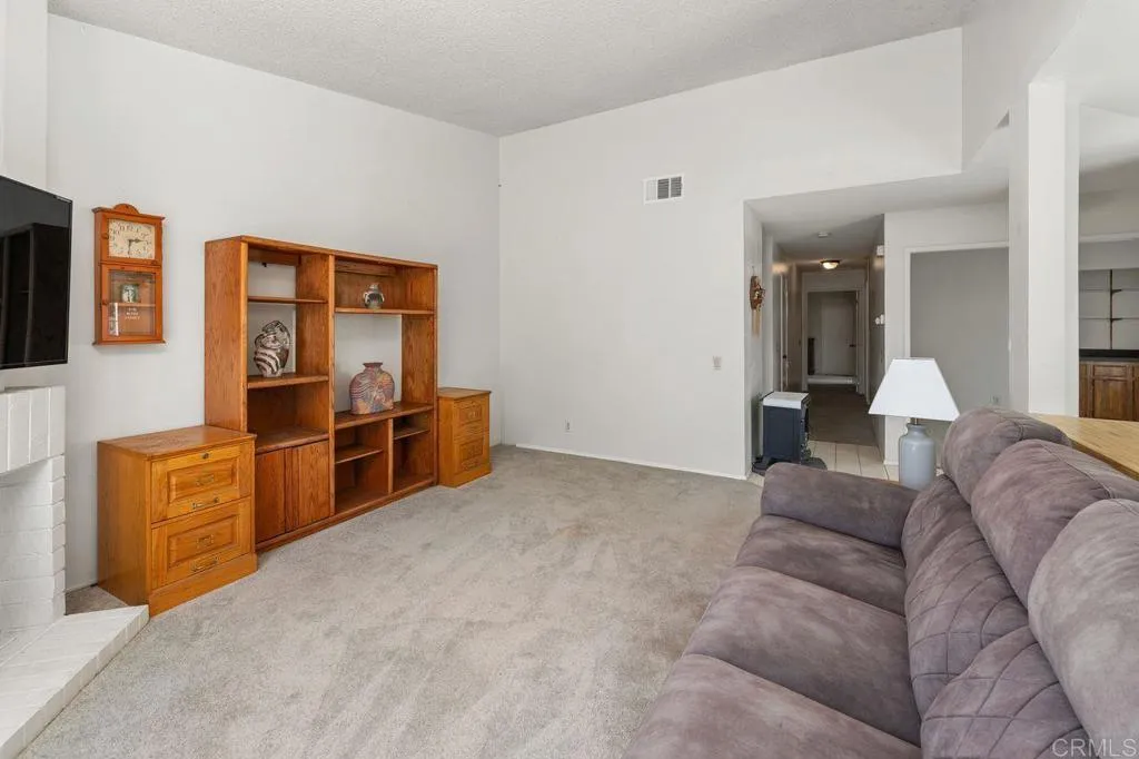 https://cdn.realtyfeed.com/cdn/127/306514356/87026d21facb29087ebf30d4d0bd7197.webp