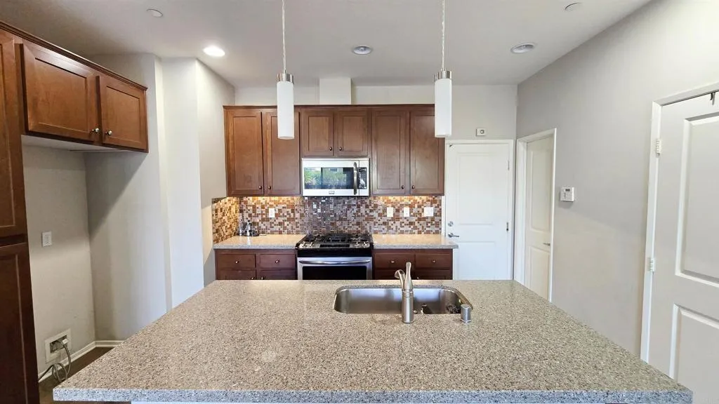Photo #7: PTP2506040 Listing: Photo #7