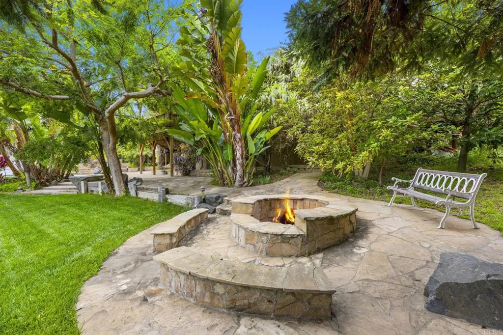 https://cdn.realtyfeed.com/cdn/127/306514433/1d31684b30a74ee6c97c6b177c306d10.webp