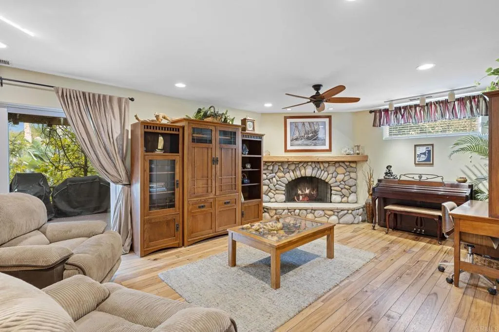 https://cdn.realtyfeed.com/cdn/127/306514433/97c3b0fbdbc996a6bd61abe81a8c9d73.webp