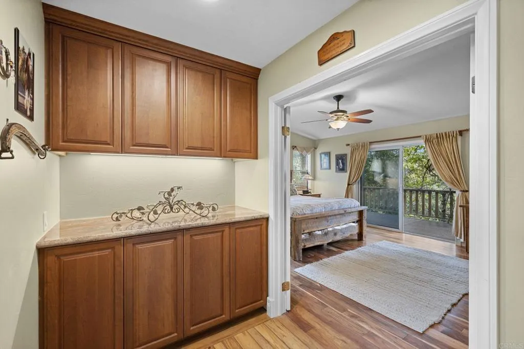 https://cdn.realtyfeed.com/cdn/127/306514433/eb78451369d356337173d00fe089675e.webp