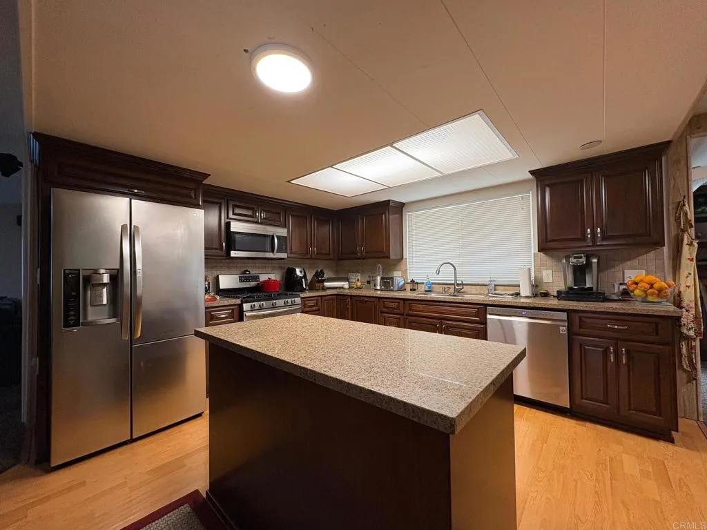 https://cdn.realtyfeed.com/cdn/127/306514535/1e8eb1b5b2aaa33882498821c32f57a3.webp