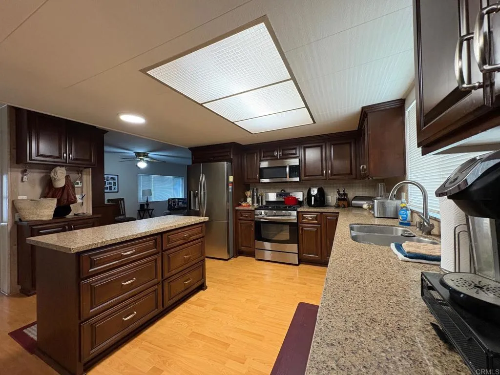 https://cdn.realtyfeed.com/cdn/127/306514535/7ffe1a7547bc88f157a01366fbf1a546.webp