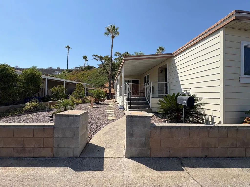 https://cdn.realtyfeed.com/cdn/127/306514535/d49f7ecc0565bb521bd0f6382e2d29a2.webp