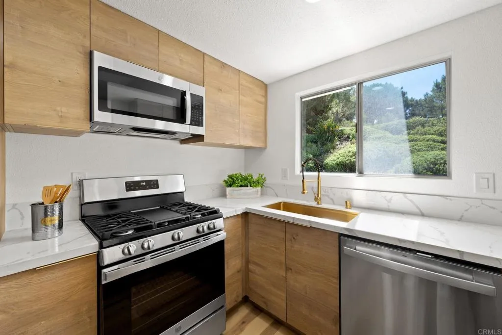 Photo #8: PTP2506053 Listing: Photo #8