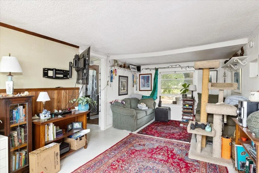 https://cdn.realtyfeed.com/cdn/127/306514649/8e17ad91a2f5499e48968243e599e417.webp
