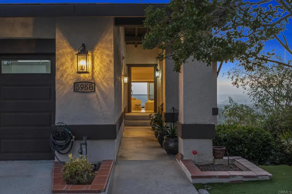 https://cdn.realtyfeed.com/cdn/127/306514742/422a7b4eeaf3b015790747645c03ef64.webp