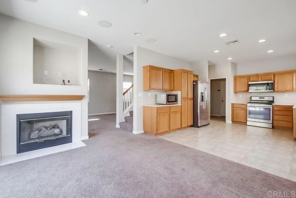 https://cdn.realtyfeed.com/cdn/127/306514793/703eb4affa290b1b61eb4db64125abd4.webp