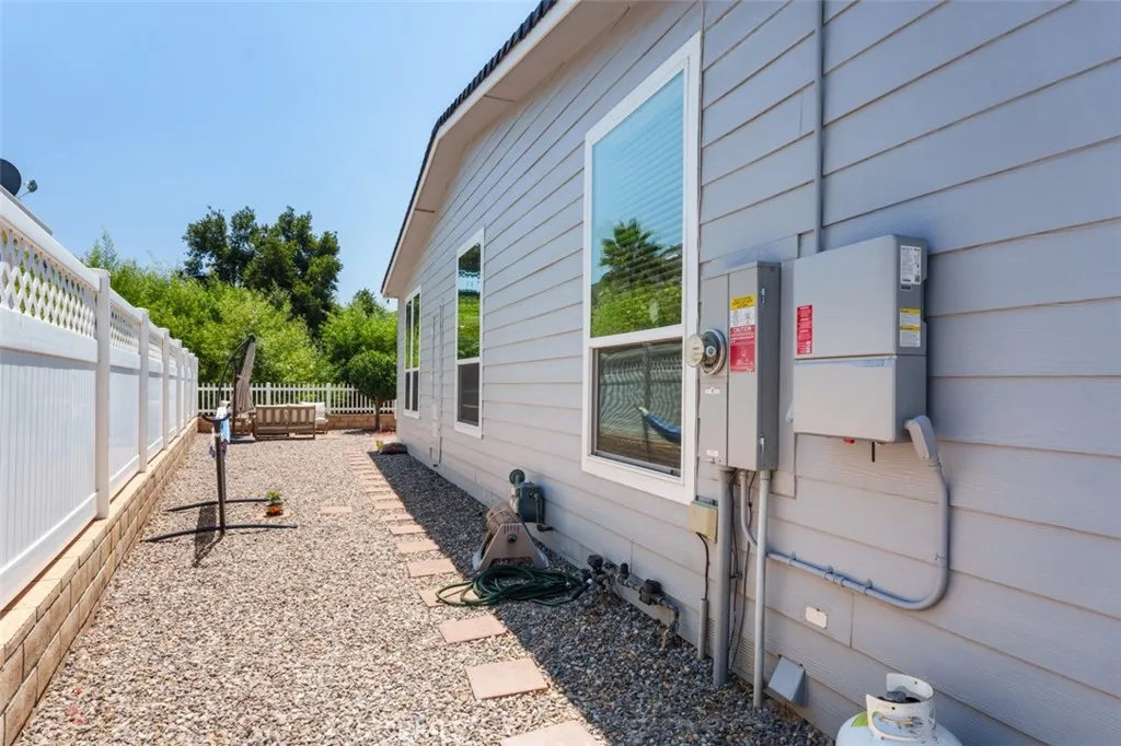 https://cdn.realtyfeed.com/cdn/127/306514833/7af4c5a197bc9f43dad8ed77edbf8a2c.webp