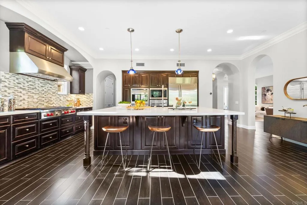 https://cdn.realtyfeed.com/cdn/127/306514970/1e8bbbfedbe9ac8fc7fc42129989718e.webp