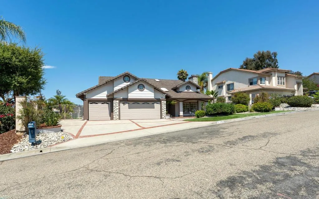 https://cdn.realtyfeed.com/cdn/127/306514982/013171c66382fc040c03407d516ae1b3.webp