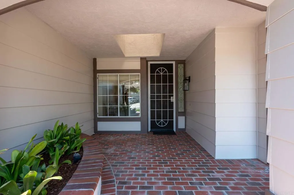 https://cdn.realtyfeed.com/cdn/127/306514982/060428623cc2df237d0786ffb64412f1.webp