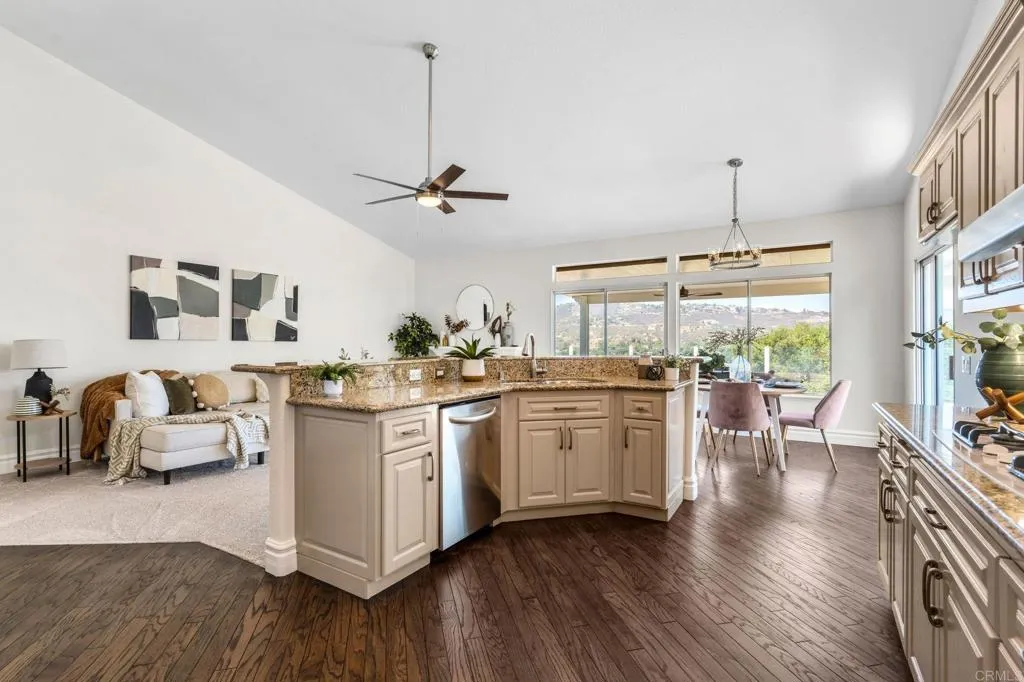 https://cdn.realtyfeed.com/cdn/127/306514982/ef62db7178939286d0c0a93f021219dc.webp