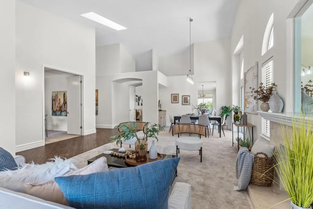 https://cdn.realtyfeed.com/cdn/127/306514982/f3e3e68c766d1d08f68c68c3cec18ad7.webp