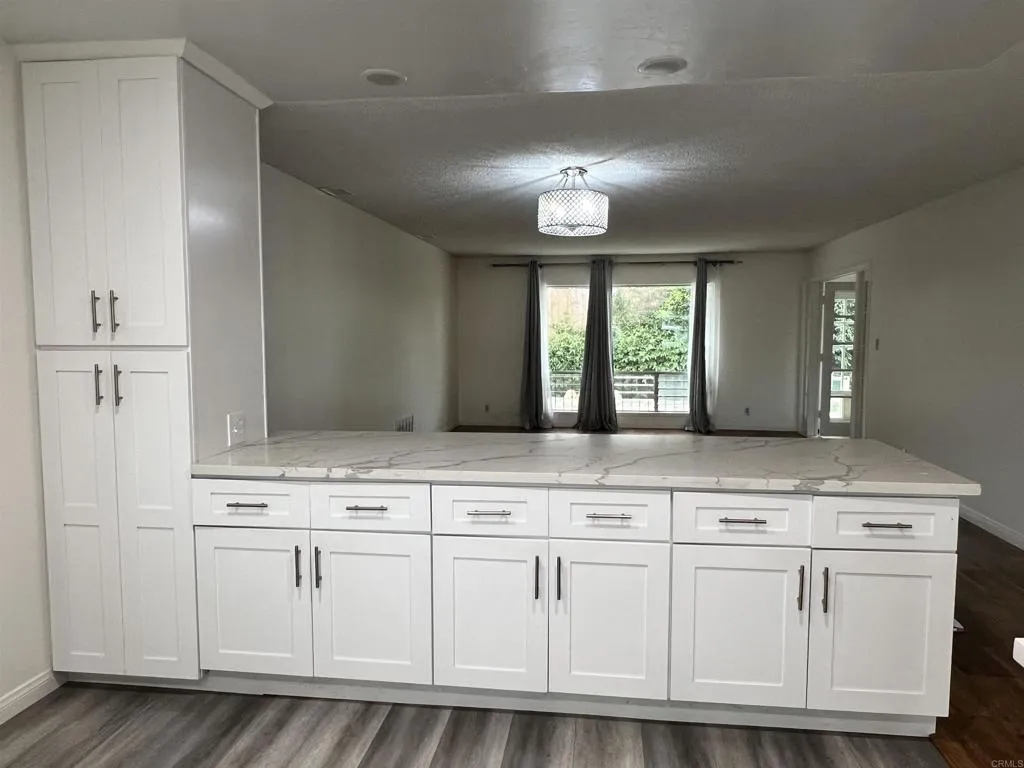 https://cdn.realtyfeed.com/cdn/127/306515037/10f45d011211c5538d711661542f7a92.webp