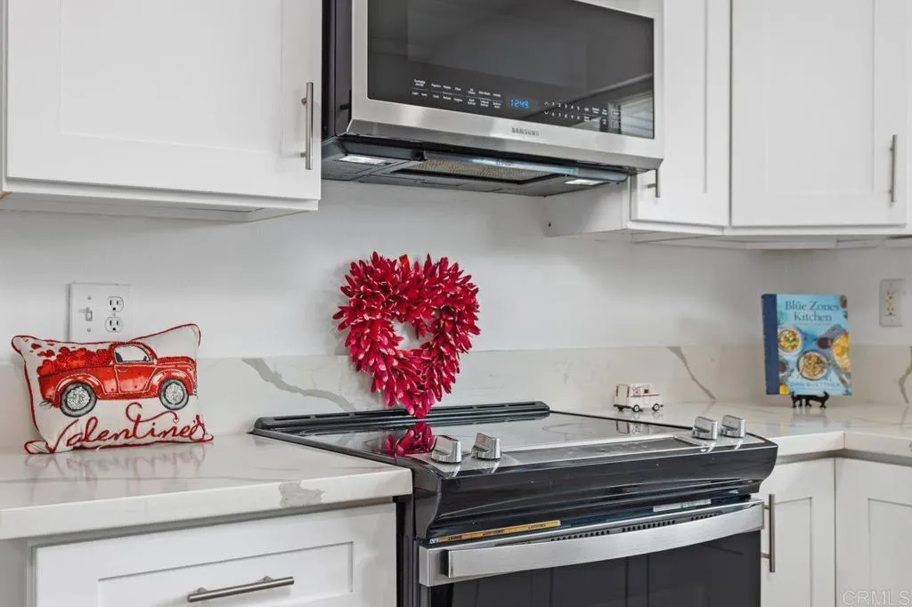 https://cdn.realtyfeed.com/cdn/127/306515037/28f4afb2fa3322571955eecbc202a3f0.webp