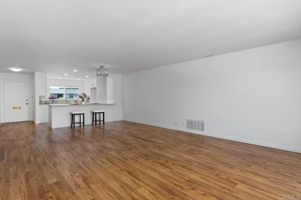 https://cdn.realtyfeed.com/cdn/127/306515037/32a13a438b9522ceea2e43f57afdd798.webp